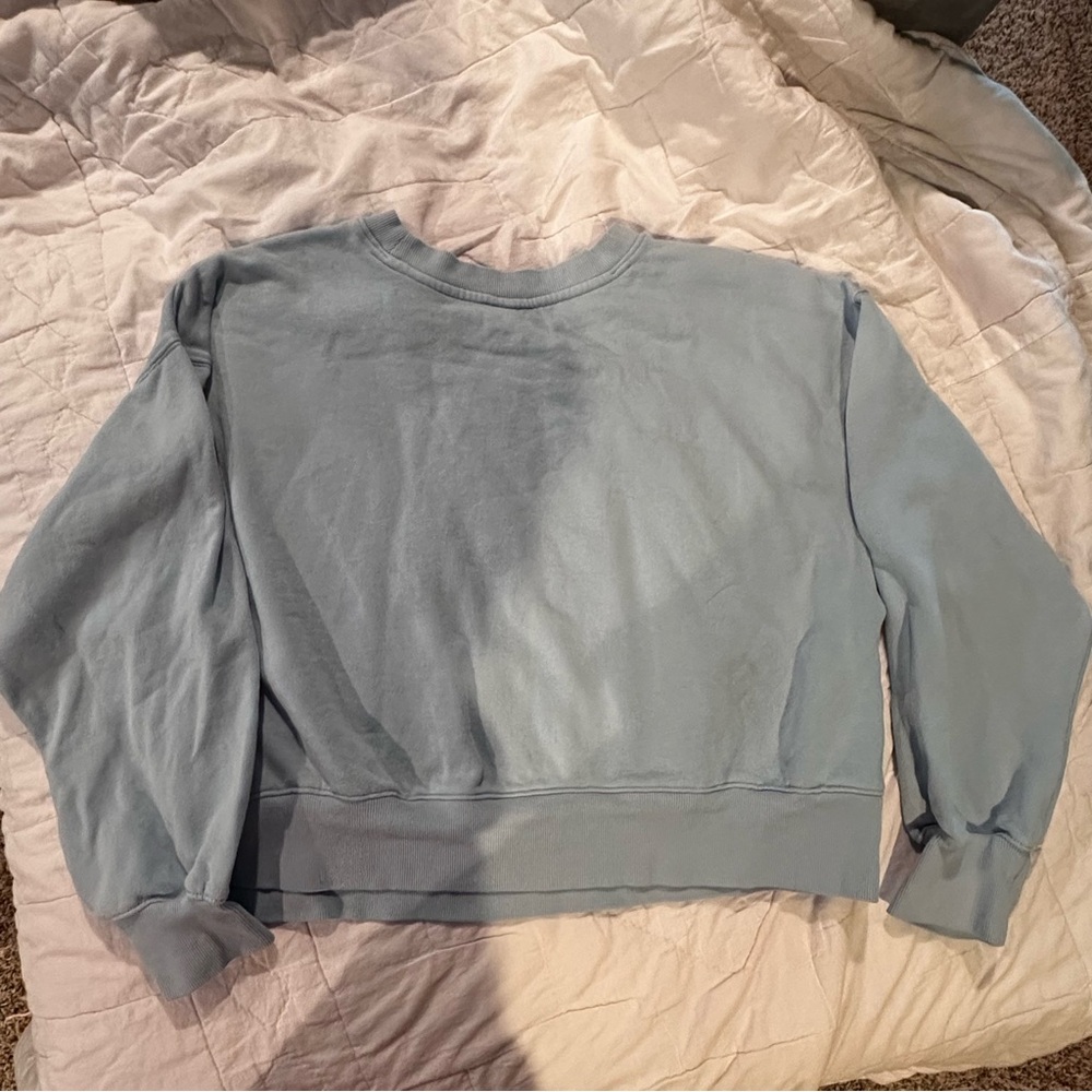 Old Navy | women’s cropped light blue crewneck sweatshirt size large